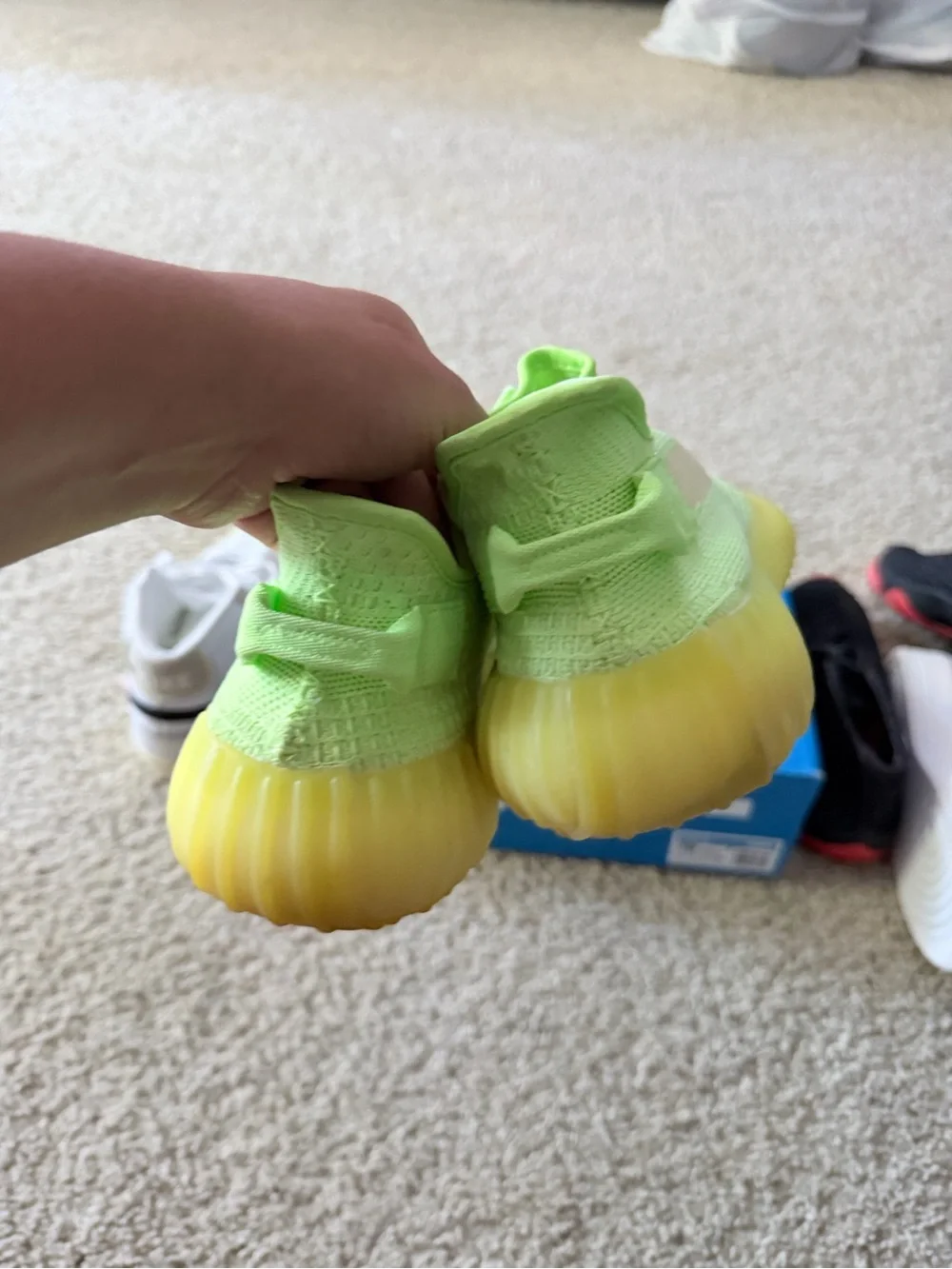 Adidas Yeezy boost 350 volt - Picture 8 of 9